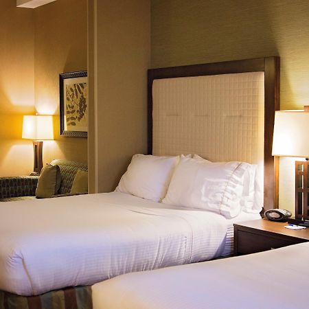 Holiday Inn Express & Suites Logan By Ihg Екстер'єр фото